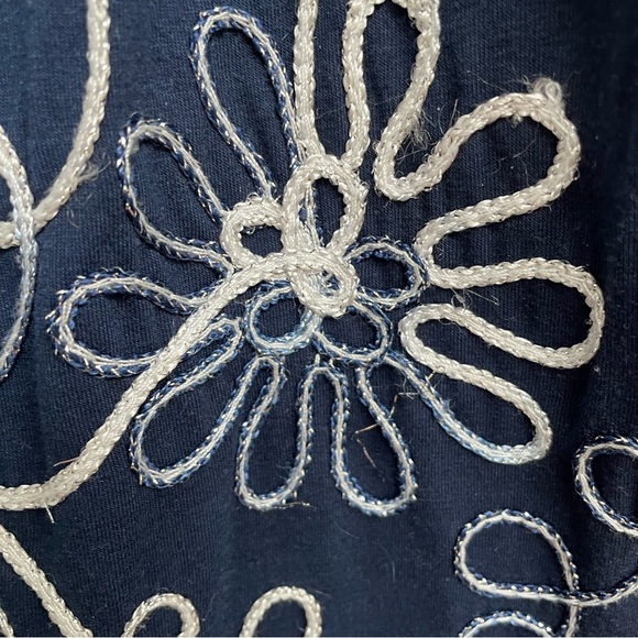 Women’s Navy Short Sleeve Top with White & Silver Swirl Design - Size 1X - Picture 10 of 12